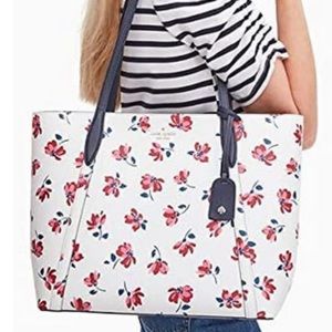 M MAKE AN OFFER kate spade Cara Garden Toss Multi Floral New with tag White